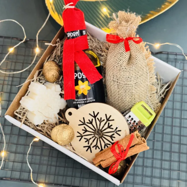 БАРИСТА - подарок с кофе, сиропом и трафаретом для нанесения узоров на молочную пенку