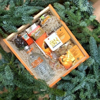 Каталог недорогих сладких Новогодних подарков из конфет для детей в Москве