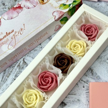 Набор шоколадных роз в коробке "Маленькие радости"