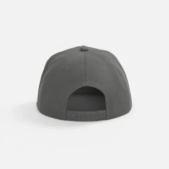 Бейсболка Epicore с прямым козырьком, серая